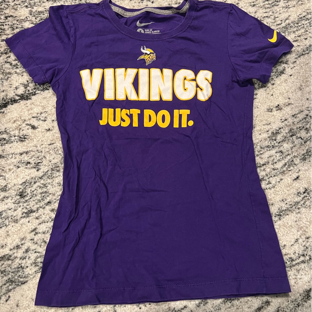 Nike Women’s Minnesota Vikings T-Shirt